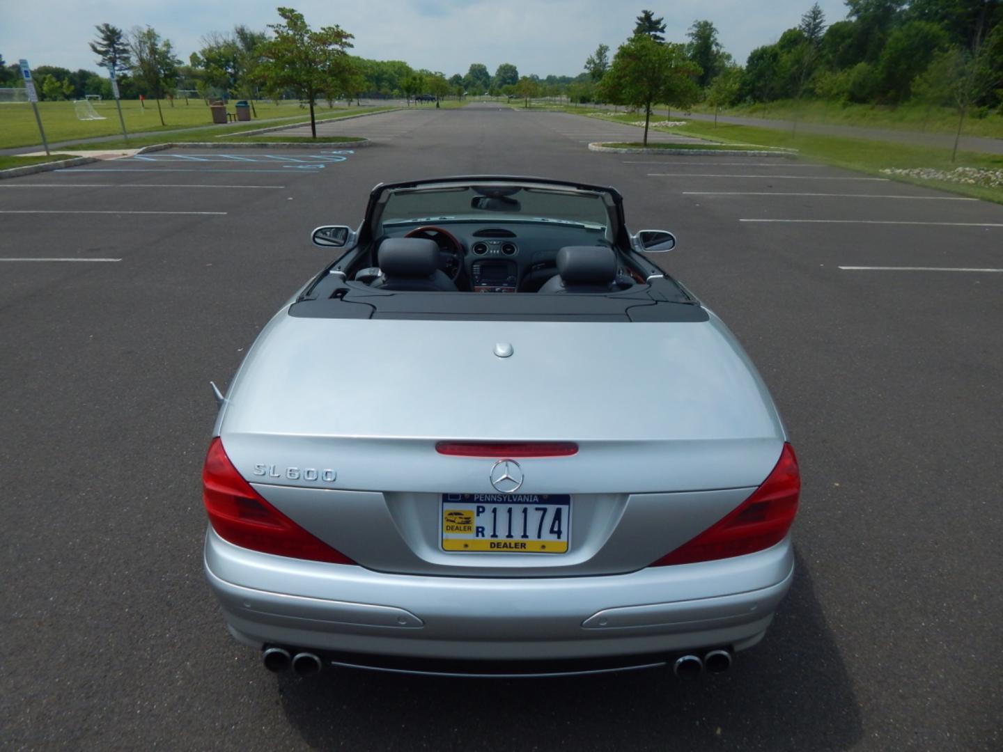 2005 brilliant silver metallic /Dark Gray leather Mercedes-Benz SL-Class sport (WDBSK76F15F) with an 5.5 Liter V12 Bi-turbo engine, 5 speed automatic transmission, located at 6528 Lower York Road, New Hope, PA, 18938, (215) 862-9555, 40.358707, -74.977882 - Here for sale is a Very clean 2005 Mercedes-Benz SL600 with sport package. Under the hood is a 5.5 liter Bi-turbo V12 making 493 horsepower and 590 foot pounds of torque. Its puts all that power to the rear wheels via a smooth shifting 5 speed automatic transmission. Features include; Dark Gray l - Photo#28